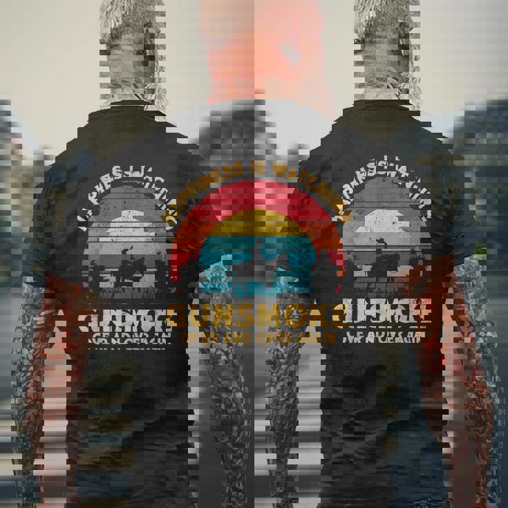 Happiness Is Watching Gunsmoke Over And Over Again Cowboys メンズTシャツ バックプリント 高齢者への贈り物