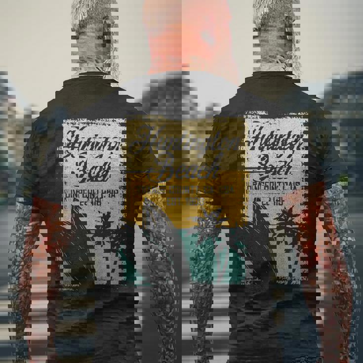 Huntington Beachurf City California アンティーク調サーフィン メンズTシャツ バックプリント 高齢者への贈り物