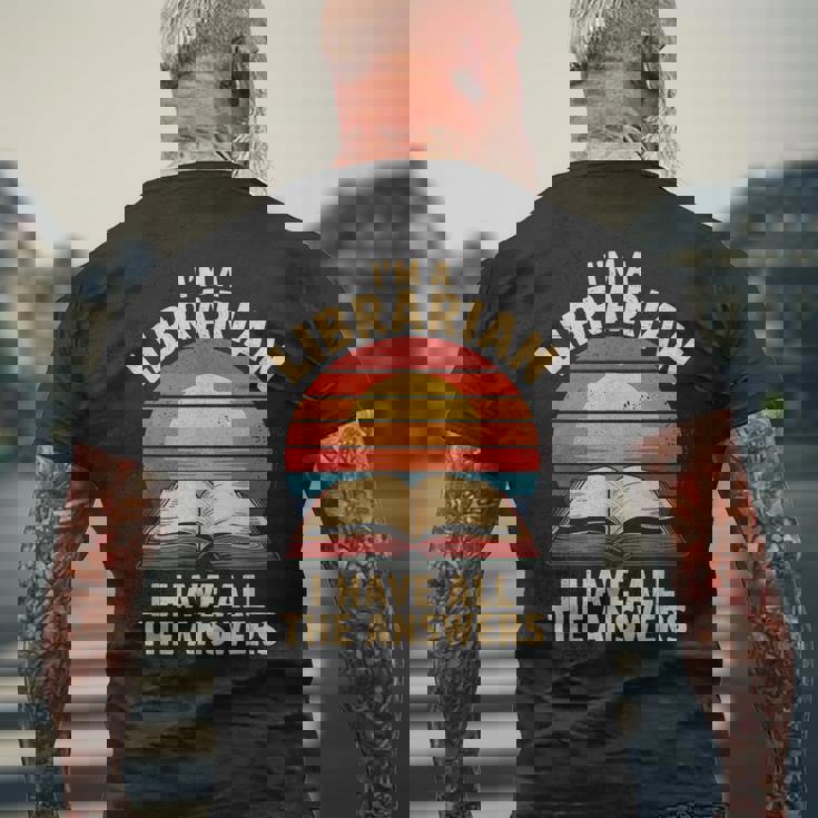I'm A Librarian I Have The All Answers Retro Librarian メンズTシャツ バックプリント 高齢者への贈り物