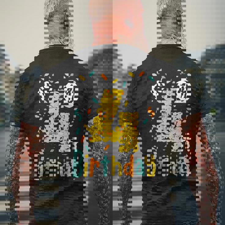 It's My 4Th Birthday ラバーダック 幼児 4歳の誕生日 メンズTシャツ バックプリント 高齢者への贈り物