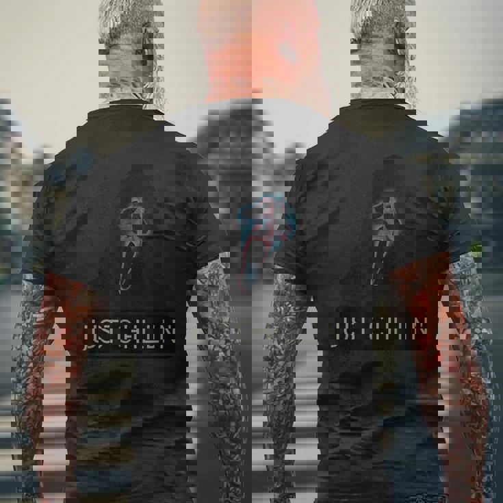 Just Chillin ゴーストフェイス メンズTシャツ バックプリント 高齢者への贈り物