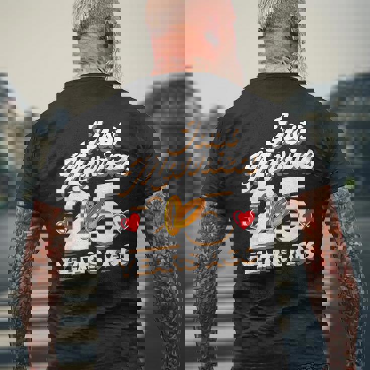 Just Married 25 Years Ago シルバーウェディング メンズTシャツ バックプリント 高齢者への贈り物