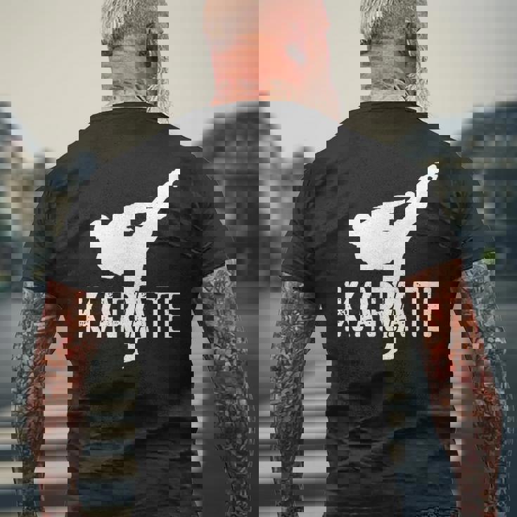 Karate Kick 空手キック松濤館、剛柔和道上地糸東極真流 メンズTシャツ バックプリント 高齢者への贈り物