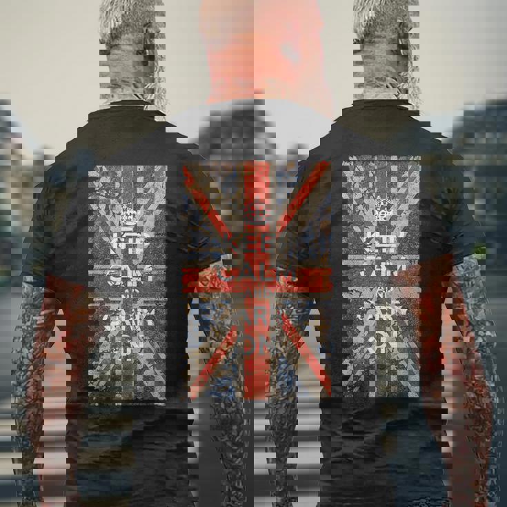 Keep Calm And Carry On Uk Flag メンズTシャツ バックプリント 高齢者への贈り物