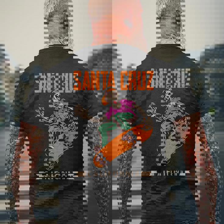 Laid Back スケルトン スケートボーダー サンタクルーズ メンズTシャツ バックプリント 高齢者への贈り物