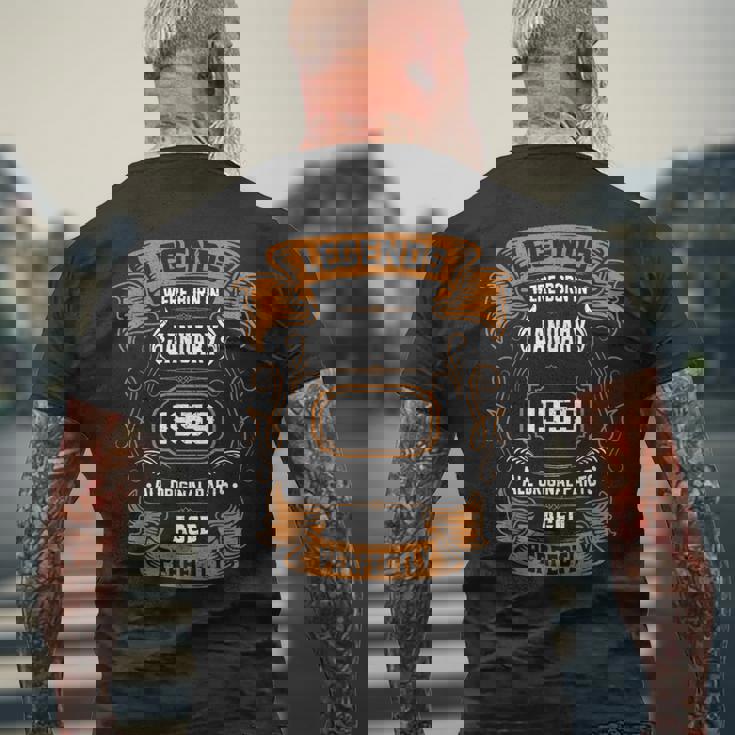 Legends Were Born In January 1959 誕生日プレゼント メンズTシャツ バックプリント 高齢者への贈り物