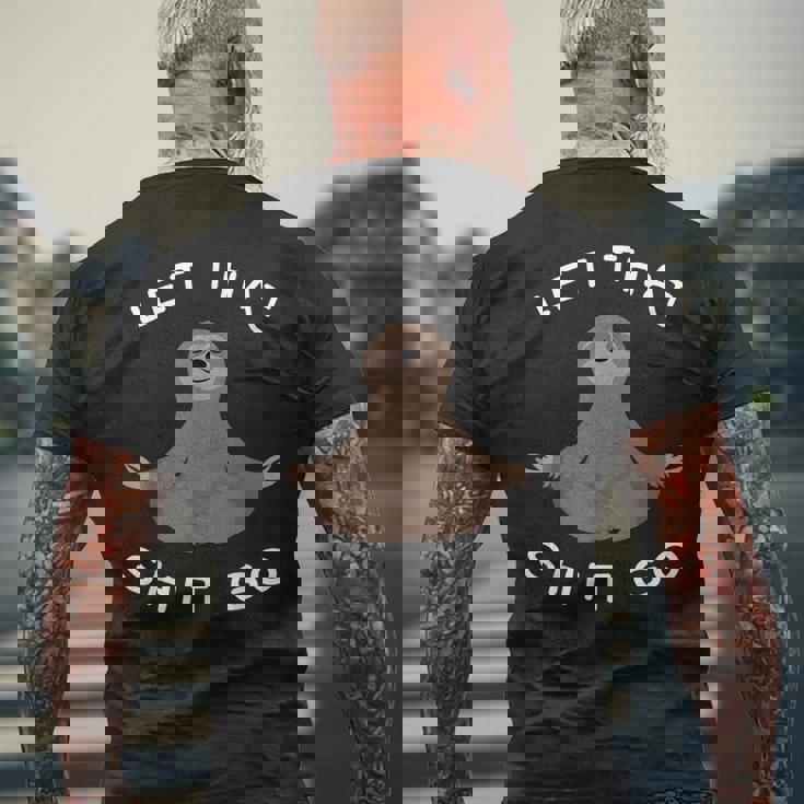 Let Thathit Go 面白い 瞑想 ナマケモノ ヨガ 陽気な メンズTシャツ バックプリント 高齢者への贈り物