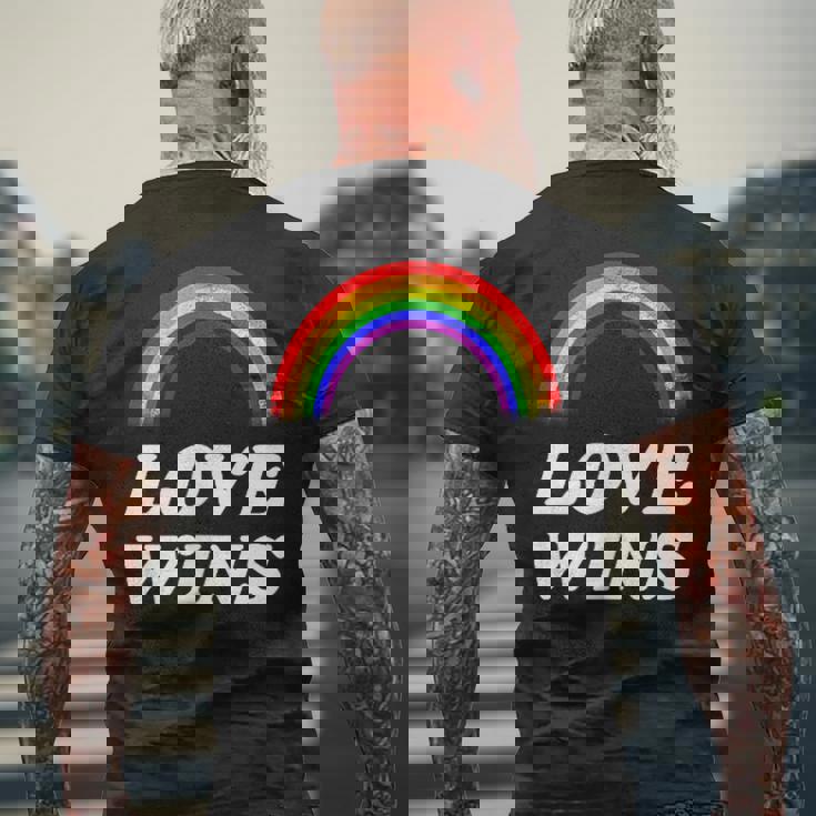 Lgbt フラッグ プライド ポケット レインボー Love Wins パーティー レインボー メンズTシャツ バックプリント 高齢者への贈り物