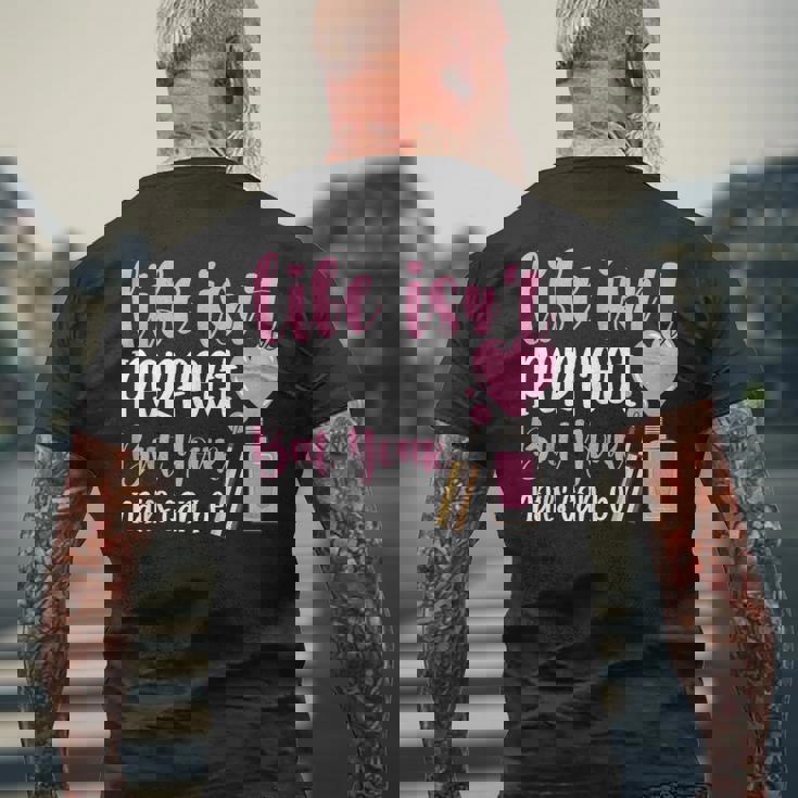 Life Isn't Perfect But You Nails Can Be Manicurist ネイルテック メンズTシャツ バックプリント 高齢者への贈り物