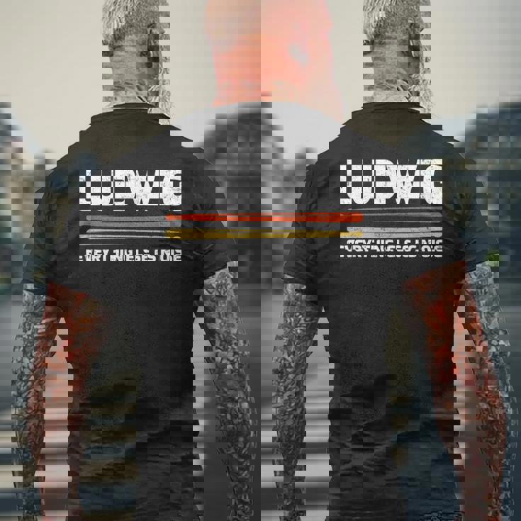 Ludwig Everything Else Is Noise クラシック音楽ドラムスティック メンズTシャツ バックプリント 高齢者への贈り物