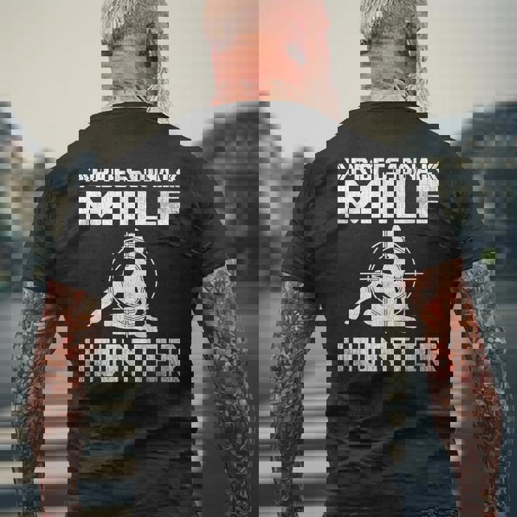 Milf Hunter シングルホットダディ アダルトジョーク メンズTシャツ バックプリント 高齢者への贈り物