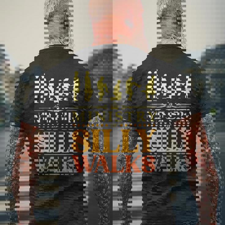 Ministry Ofilly Walks おもしろコメディ メンズTシャツ バックプリント 高齢者への贈り物