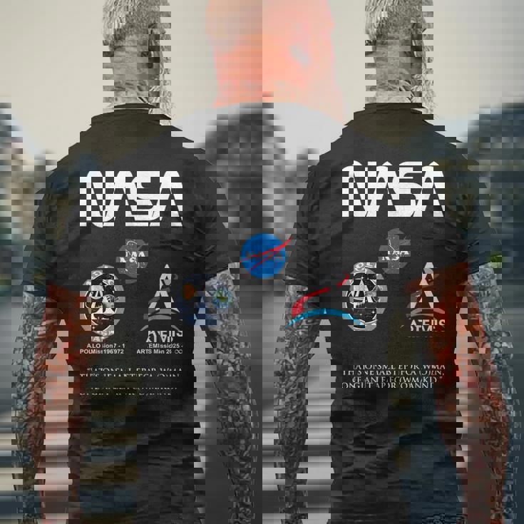 Nasa アポロ アルテミス ミッション ワーム バッジ ロゴ メンズTシャツ バックプリント 高齢者への贈り物