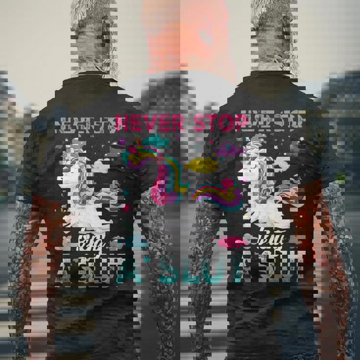 Nevertop Being Alut ユニコーン 面白い 大人 ユーモア 格言 メンズTシャツ バックプリント 高齢者への贈り物