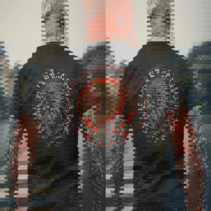 No One Is Illegal Ontolen Land 先住民移民 メンズTシャツ バックプリント 高齢者への贈り物