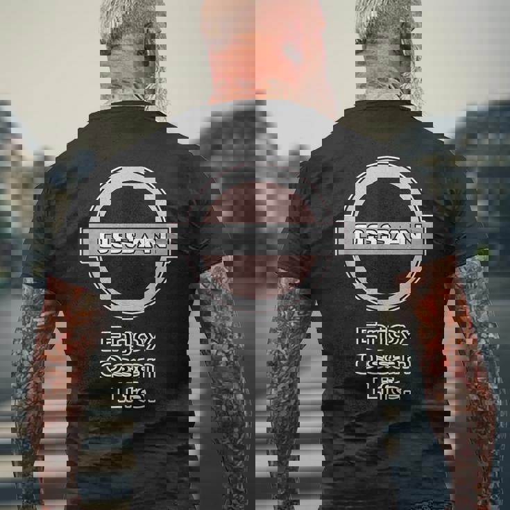 Ossan おっさん（車好き ロゴ エンブレム パロディ）【変なtシャツ屋さん】文字 メッセージ 面白い デザイン メンズTシャツ バックプリント 高齢者への贈り物