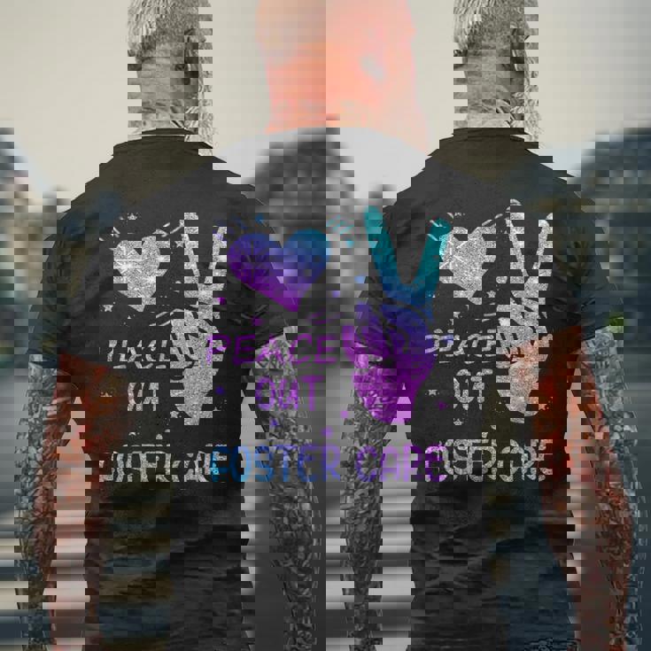 Peace Out フォスターケア 養子縁組 ごっちゃの日 2023 メンズTシャツ バックプリント 高齢者への贈り物