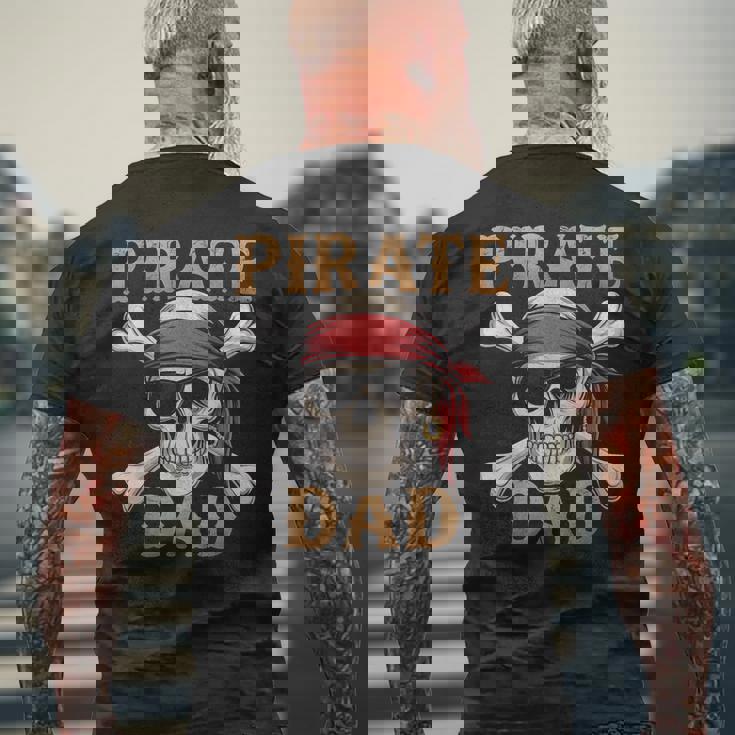 Pirate Dadkull クロスボーン 面白いお父さんギフト 父の日に メンズTシャツ バックプリント 高齢者への贈り物