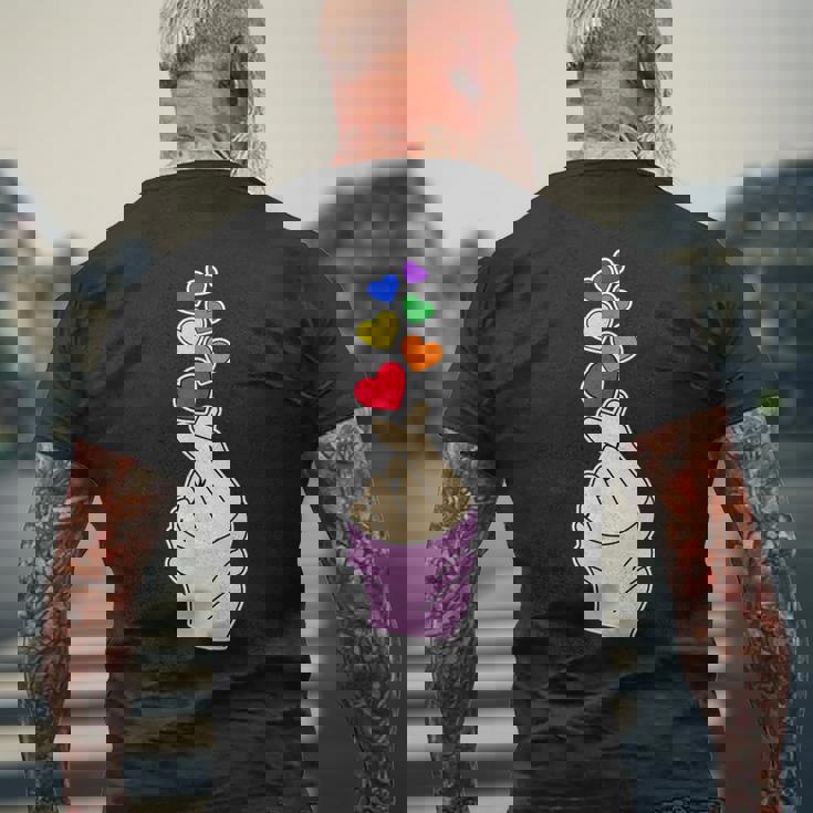 Pride レズビアン ゲイバイセクシャル トランスジェンダー 指 ハート付き メンズTシャツ バックプリント 高齢者への贈り物