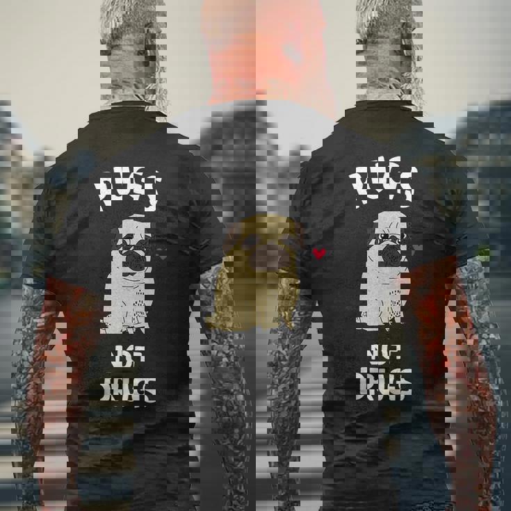 Pugs Not Drugs 犬好きのtシャツペットへの面白いプレゼント メンズTシャツ バックプリント 高齢者への贈り物