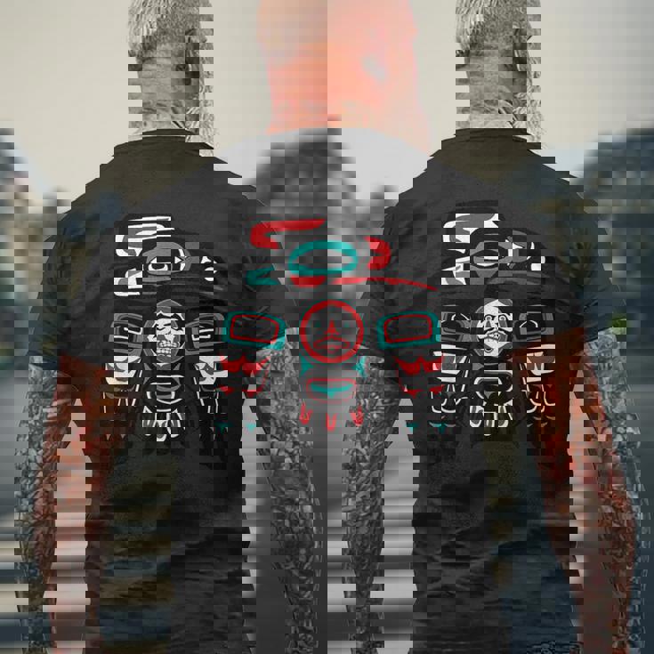 Raven ネイティブアメリカン プライド ハイダ トリンギット トーテム メンズTシャツ バックプリント 高齢者への贈り物