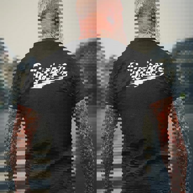 Retrowoosh Job Title Barber メンズTシャツ バックプリント 高齢者への贈り物