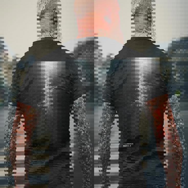 Silent Awakening メンズTシャツ バックプリント 高齢者への贈り物