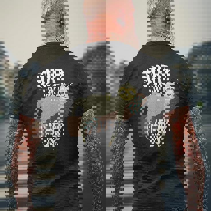 Sorry I Can't I'mery Busy ナマケモノ 遅刻魔 おはようございます。ホームオフィス メンズTシャツ バックプリント 高齢者への贈り物