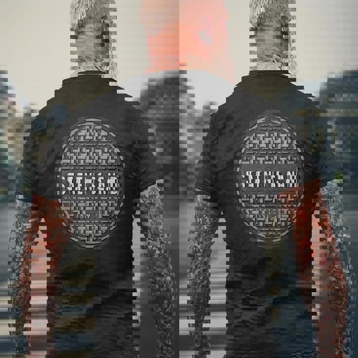 Staten Island Nyc Ny アーバンシティ グランジマンホール下水道カバー メンズTシャツ バックプリント 高齢者への贈り物