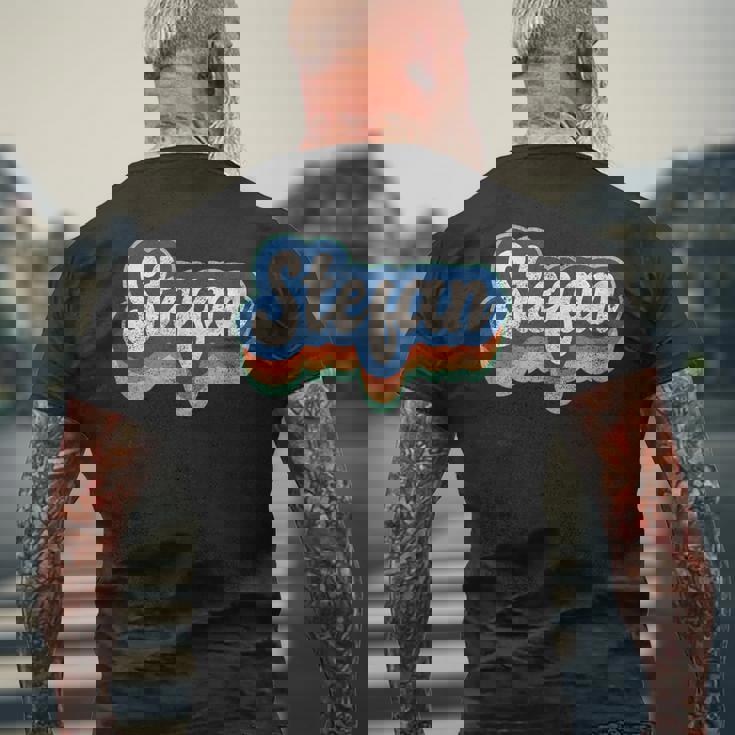 Stefan ファーストネーム 男の子 ヴィンテージスタイル 70年代 80年代 パーソナライズ メンズTシャツ バックプリント 高齢者への贈り物