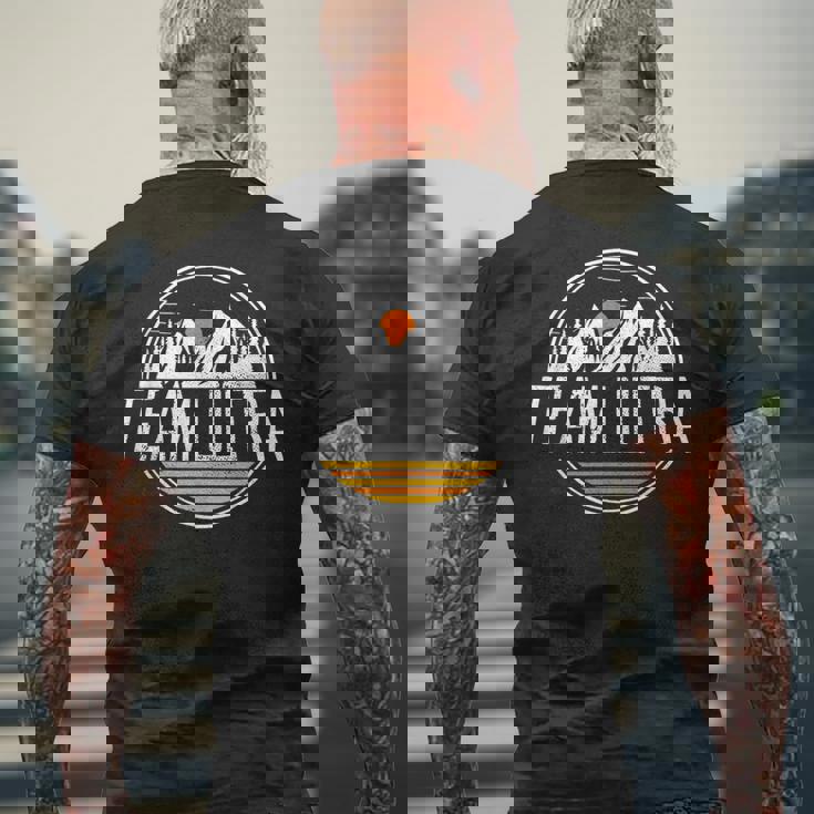 Team Ultra マイルクラブ ラン アドベンチャー フェル ウルトララン トレイルランニング メンズTシャツ バックプリント 高齢者への贈り物