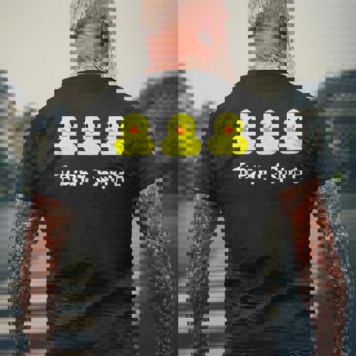 Teampirit Three イエローラバーダックグラフィックプリント メンズTシャツ バックプリント 高齢者への贈り物