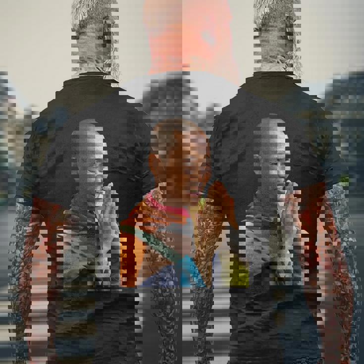 Thich Minh Tue ベトナム仏陀 メンズTシャツ バックプリント 高齢者への贈り物