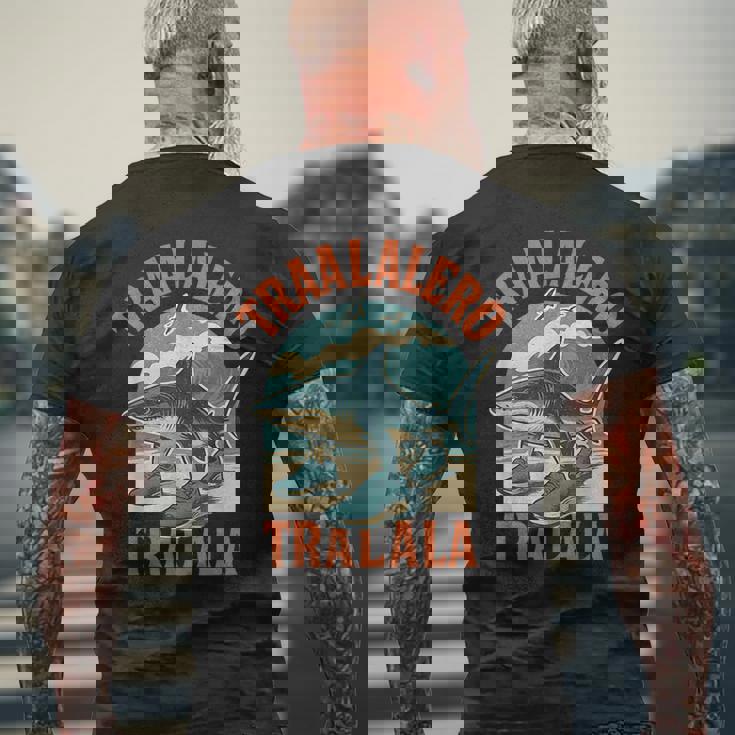 Tralalero Tralala イタリアンブレインロットミーム メンズTシャツ バックプリント 高齢者への贈り物