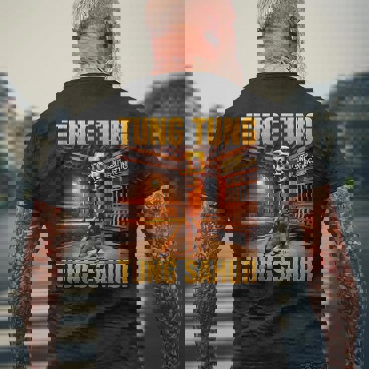 Tung Tung Tungahur Meme Brainrot メンズTシャツ バックプリント 高齢者への贈り物