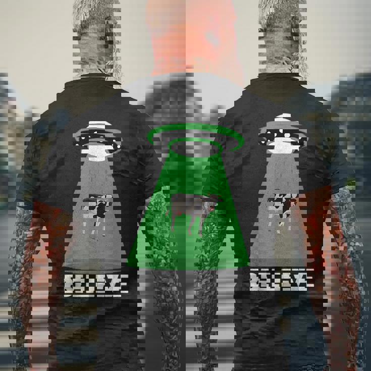 Ufo Cow Abduction Ufo Alien Abduction メンズTシャツ バックプリント 高齢者への贈り物