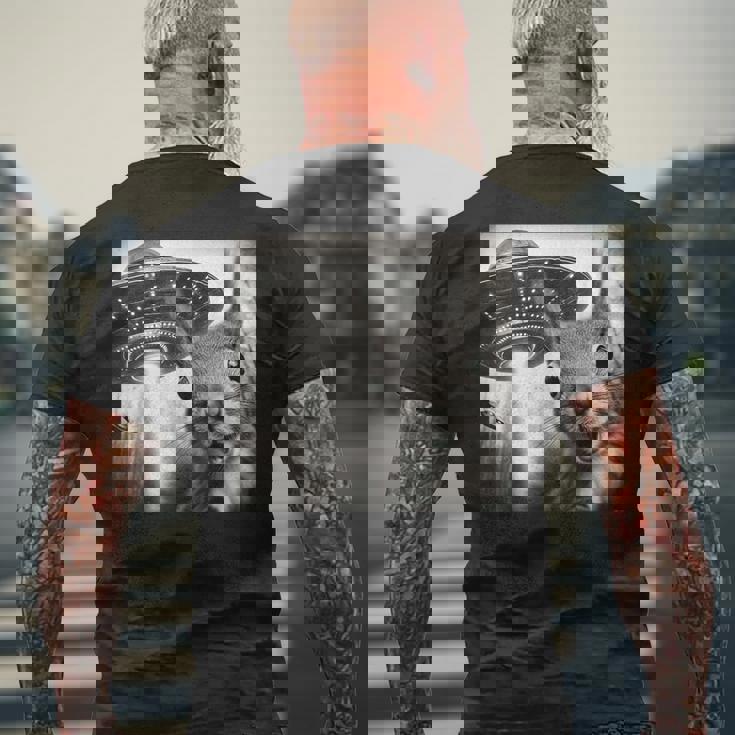 Ufoとリス自撮り面白いリス愛好家 メンズTシャツ バックプリント 高齢者への贈り物