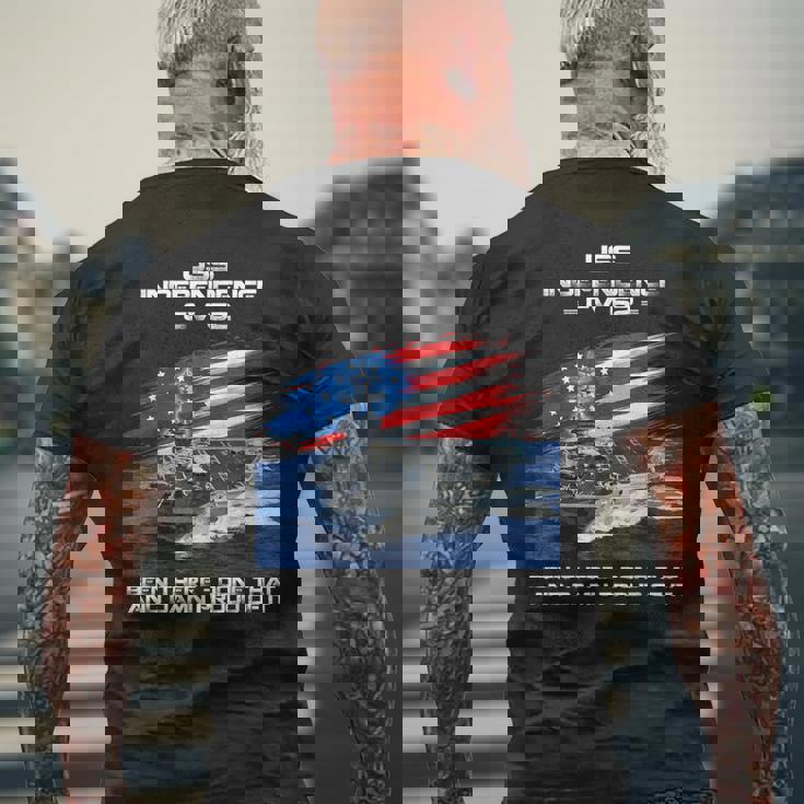 Uss インデペンデンス Cv 62 空母 退役軍人 アメリカ国旗 メンズTシャツ バックプリント 高齢者への贈り物