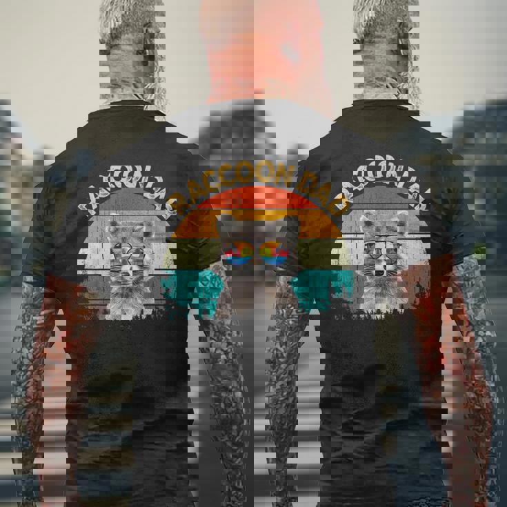 Vintage Retro Wild Animalummerunglass Common Raccoon Dad メンズTシャツ バックプリント 高齢者への贈り物