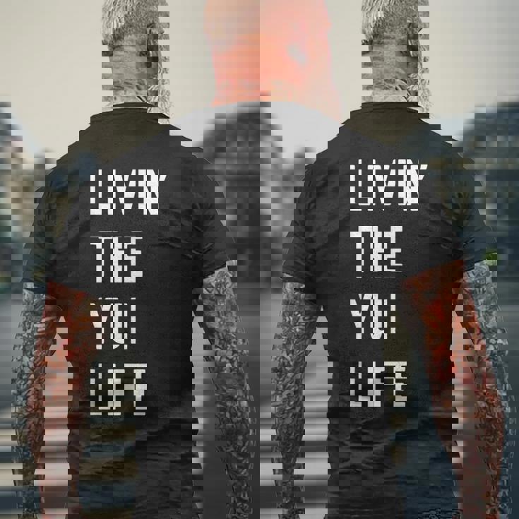 Yui の人生を生きている Yui メンズTシャツ バックプリント 高齢者への贈り物