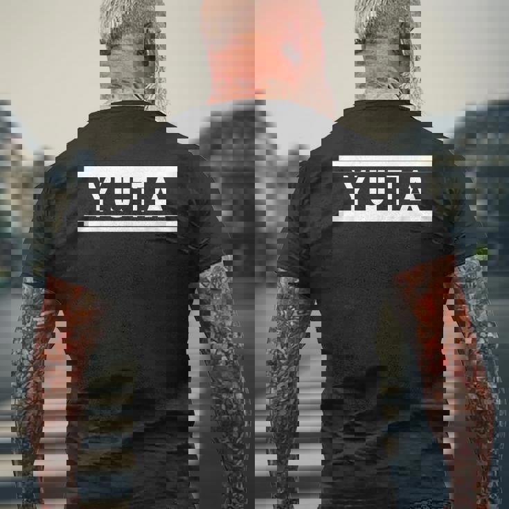 「Yuta」ヘボン式「ゆうた」「ユータ」下の名前 ローマ字 名入れ 名乗り ラテン文字 綴り メンズTシャツ バックプリント 高齢者への贈り物