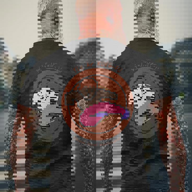 「イー・アル・カンフー」李（リー） メンズTシャツ バックプリント 高齢者への贈り物