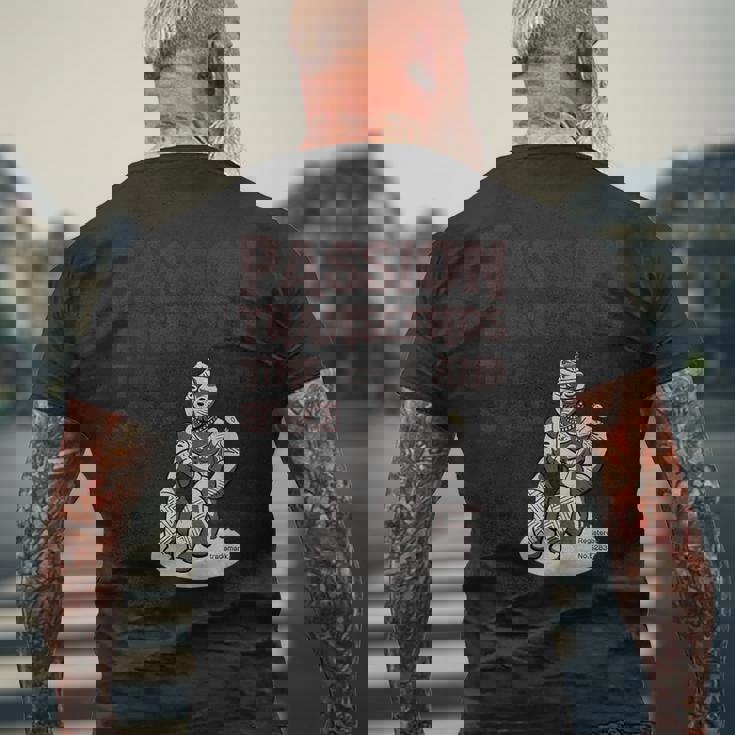 「情熱は時空を超える」 合掌土偶 祈る土偶 縄文 土偶 青森県八戸市 国宝 考古学 はにわ シュール メンズTシャツ バックプリント 高齢者への贈り物