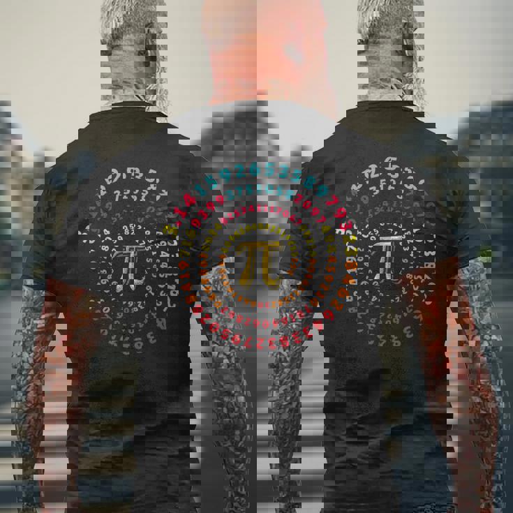 おかしい円周率日スパイラル 314 円周率記号数学教師 メンズTシャツ バックプリント 高齢者への贈り物