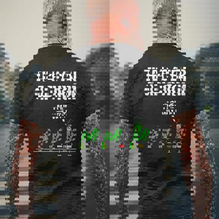 おかしなカマキリ 40歳の童貞 メンズTシャツ バックプリント 高齢者への贈り物