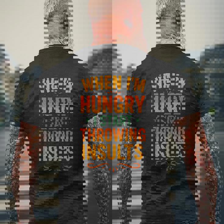 おかしな食べ物好きの言葉、私が空腹になるとき メンズTシャツ バックプリント 高齢者への贈り物