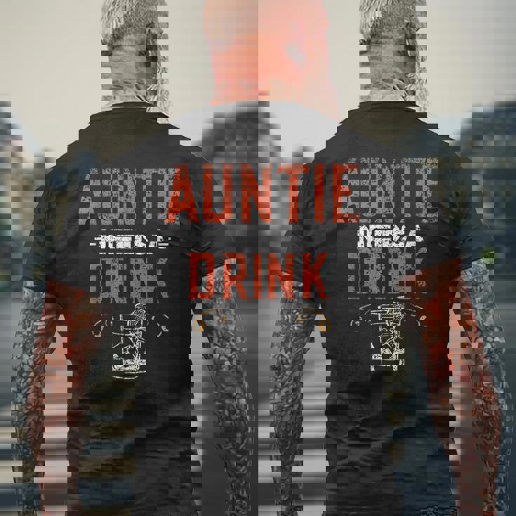 おばちゃんに一杯 酒飲み アルコール 飲酒 パーティー ドリンク メンズTシャツ バックプリント 高齢者への贈り物