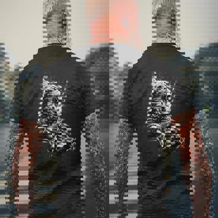おもしろオーケストラ ミュージシャン バイオリニスト ロックキャット 演奏 バイオリン メンズTシャツ バックプリント 高齢者への贈り物