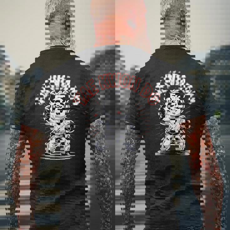 かわいいパンダのテコンドー 面白い韓国mma Tkd メンズTシャツ バックプリント 高齢者への贈り物