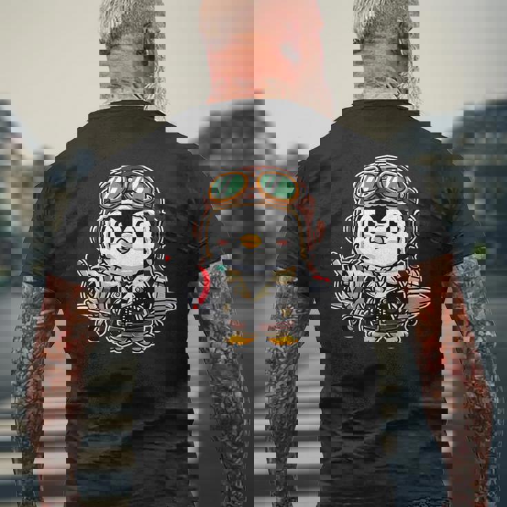 かわいい空飛ぶペンギン パイロット ヘルメット 飛行機 航空機 航空機 メンズTシャツ バックプリント 高齢者への贈り物